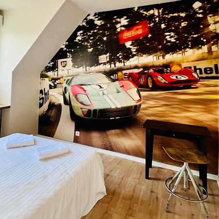 Man Cave Vila Le Mans Exterior foto