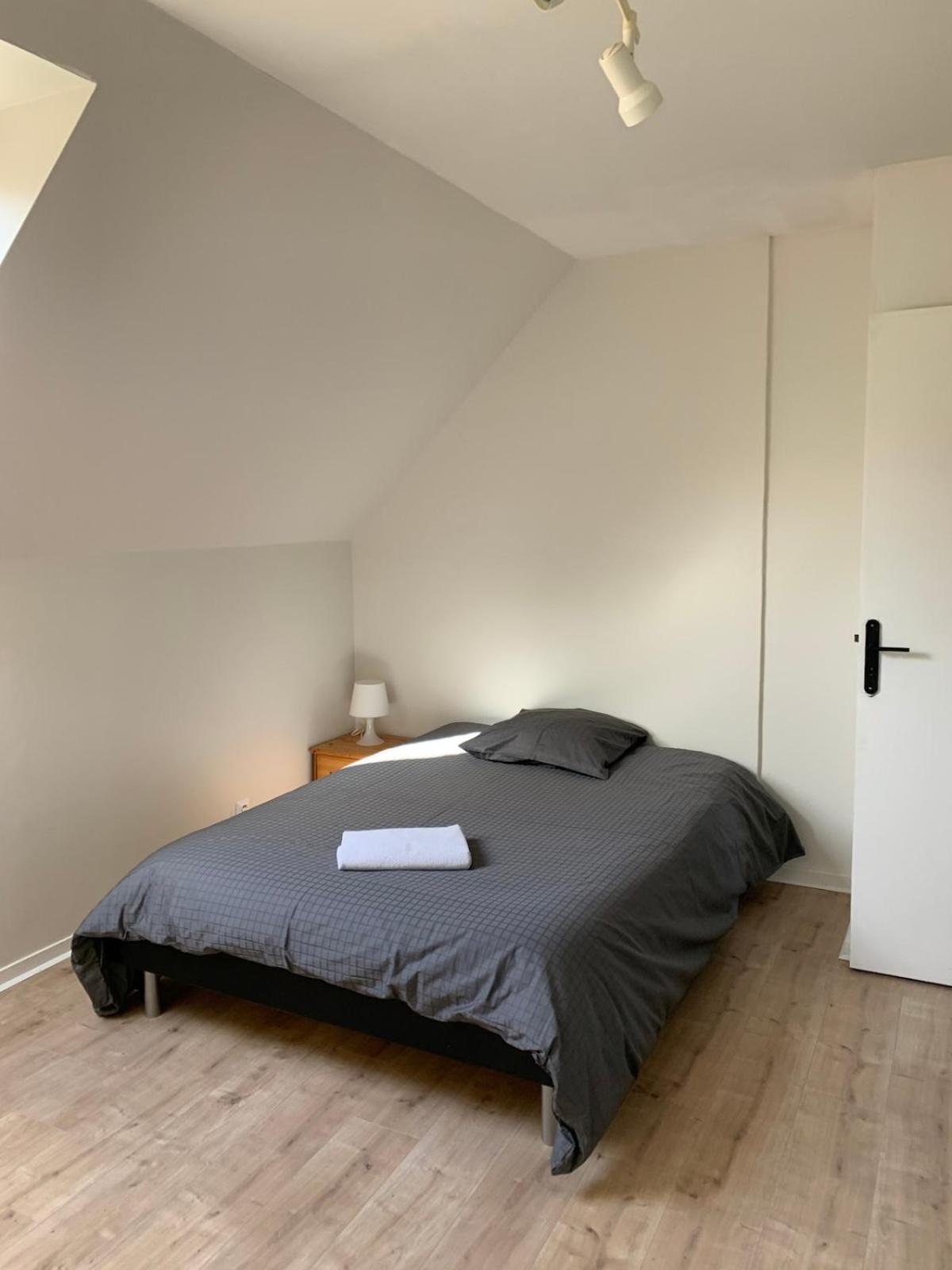 Man Cave Vila Le Mans Exterior foto